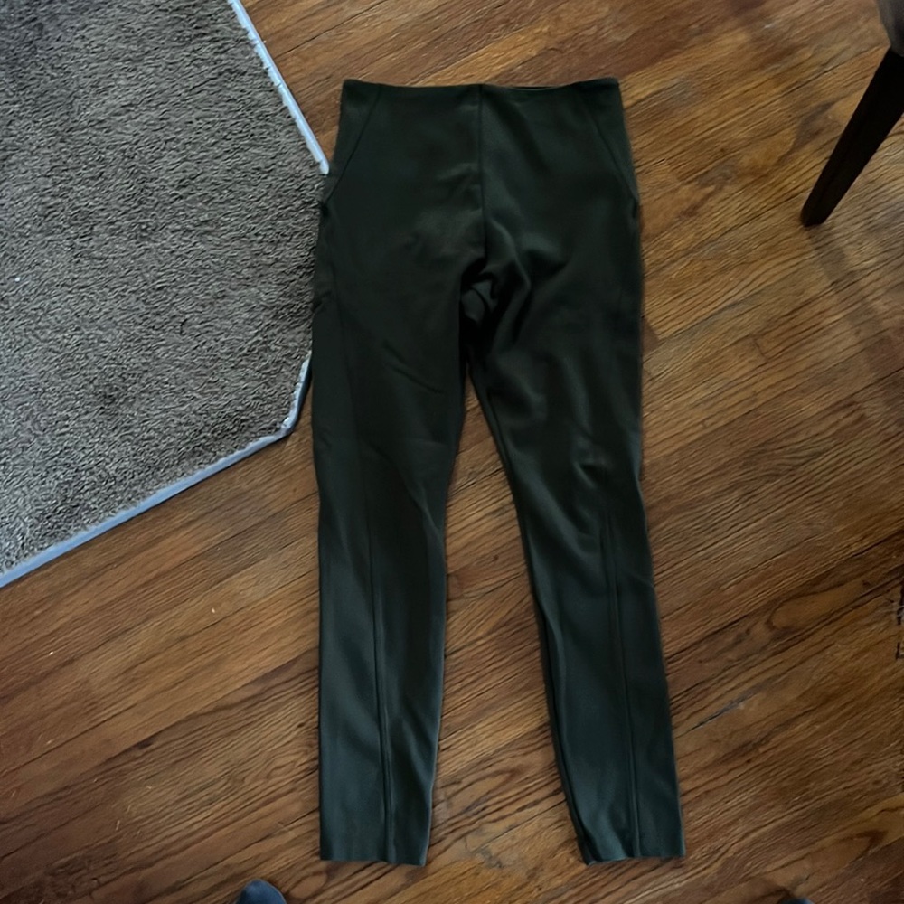 Medium women’s legging green
